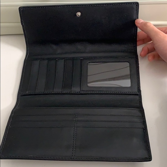 Coach Long Wallet/Billfold in Signature Canvas. - Picture 4 of 8